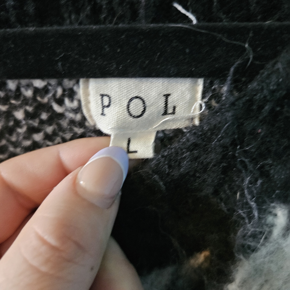 POL Zebra Pattern V-Neck Sweater - Picture 4 of 4